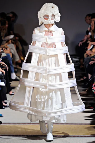 Look 11